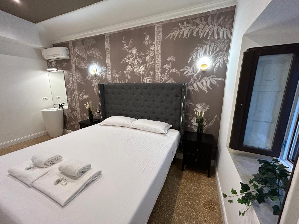 Raffaello'S Place โรม ภายนอก รูปภาพ