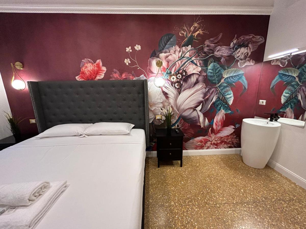 Raffaello'S Place โรม ภายนอก รูปภาพ