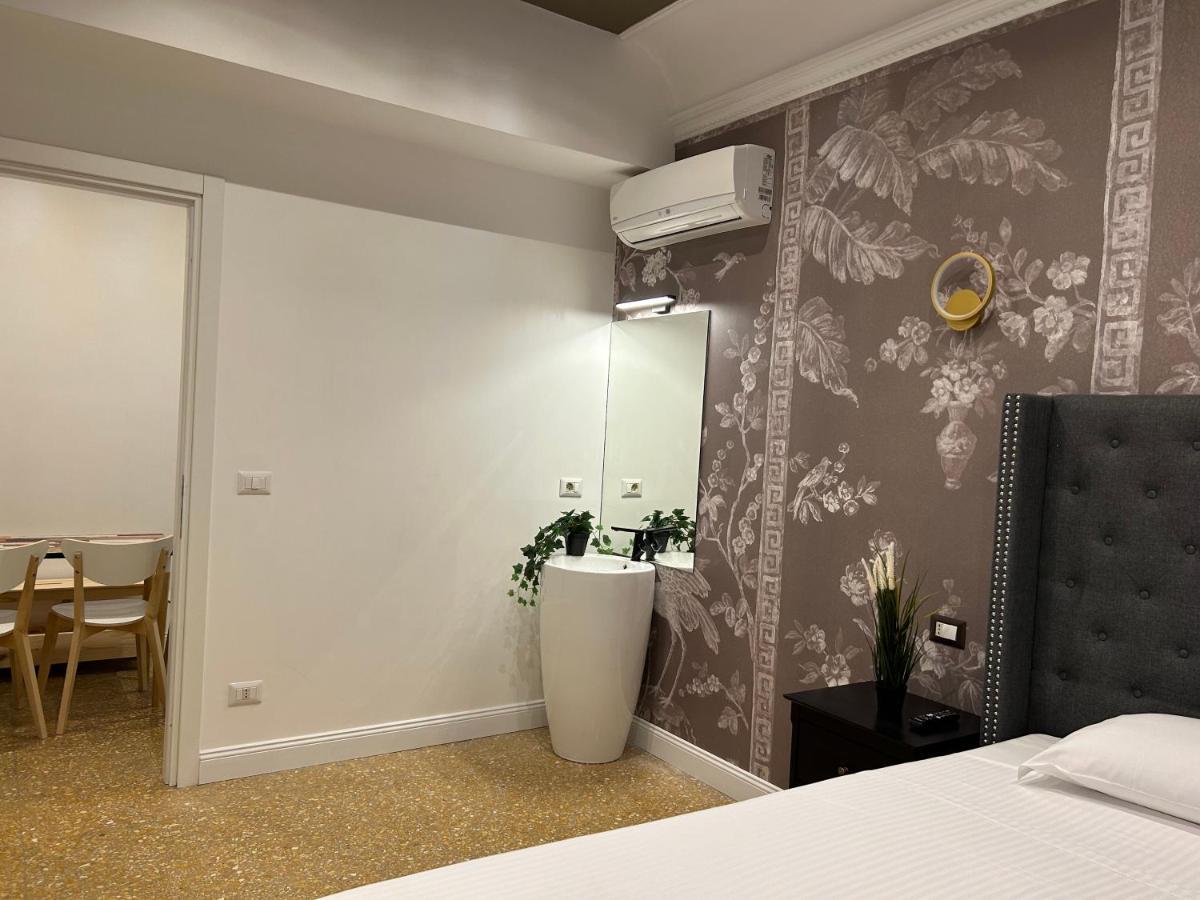 Raffaello'S Place โรม ภายนอก รูปภาพ