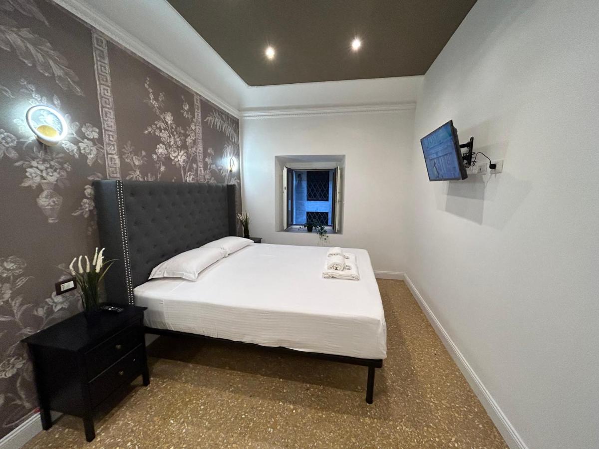 Raffaello'S Place โรม ภายนอก รูปภาพ
